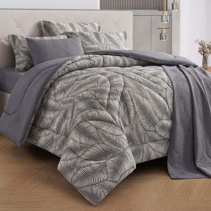 Sana Nova Grey bed set — comforter detail